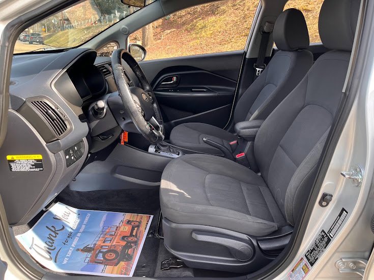 Used 2012 Kia Rio EX w/ Convenience Pkg image 8