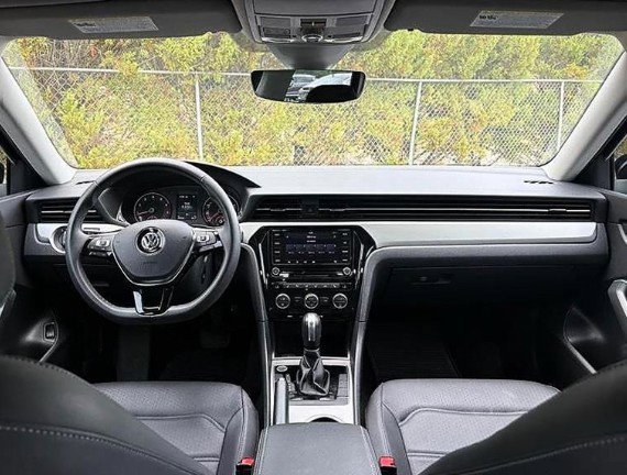 Used 2021 Volkswagen Passat 2.0T SE FWD image 6