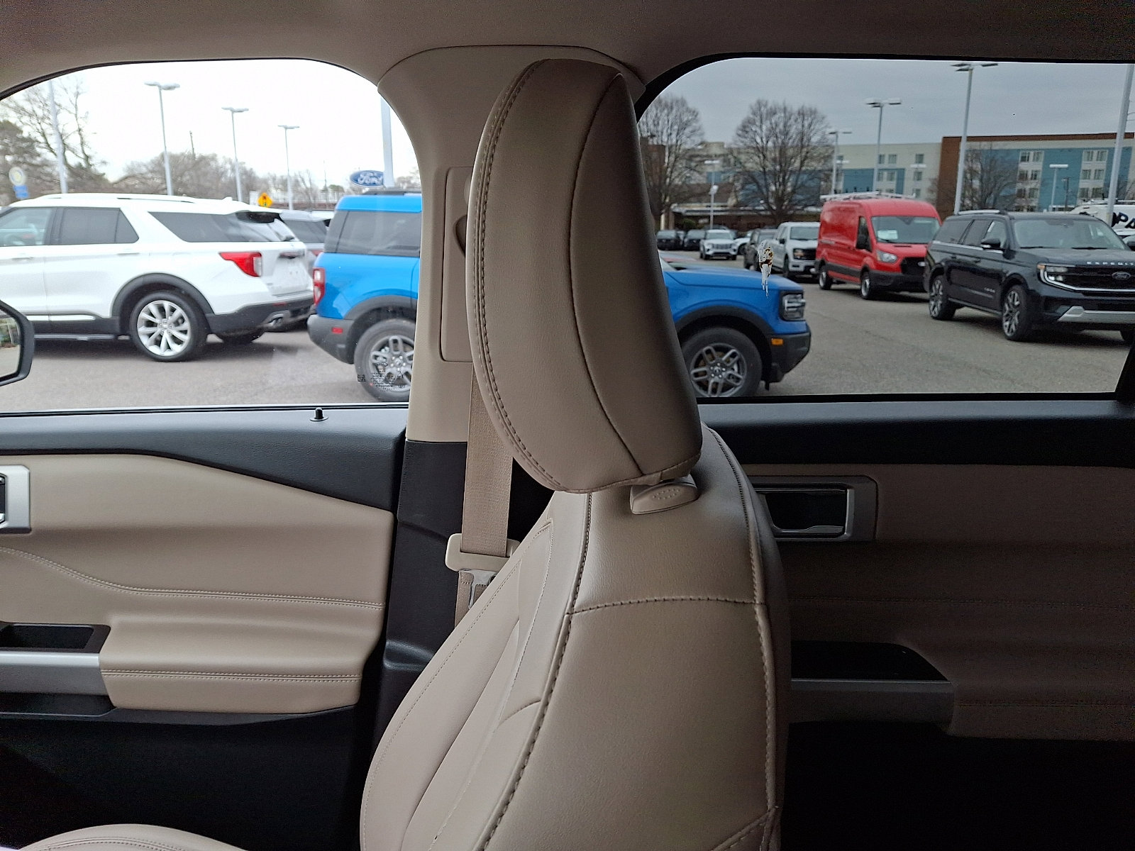 Certified 2023 Ford Explorer XLT w/ Equipment Group 202A image 17