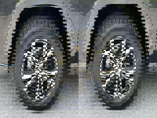 Used 2019 Toyota RAV4 LE AWD/4WD image 11