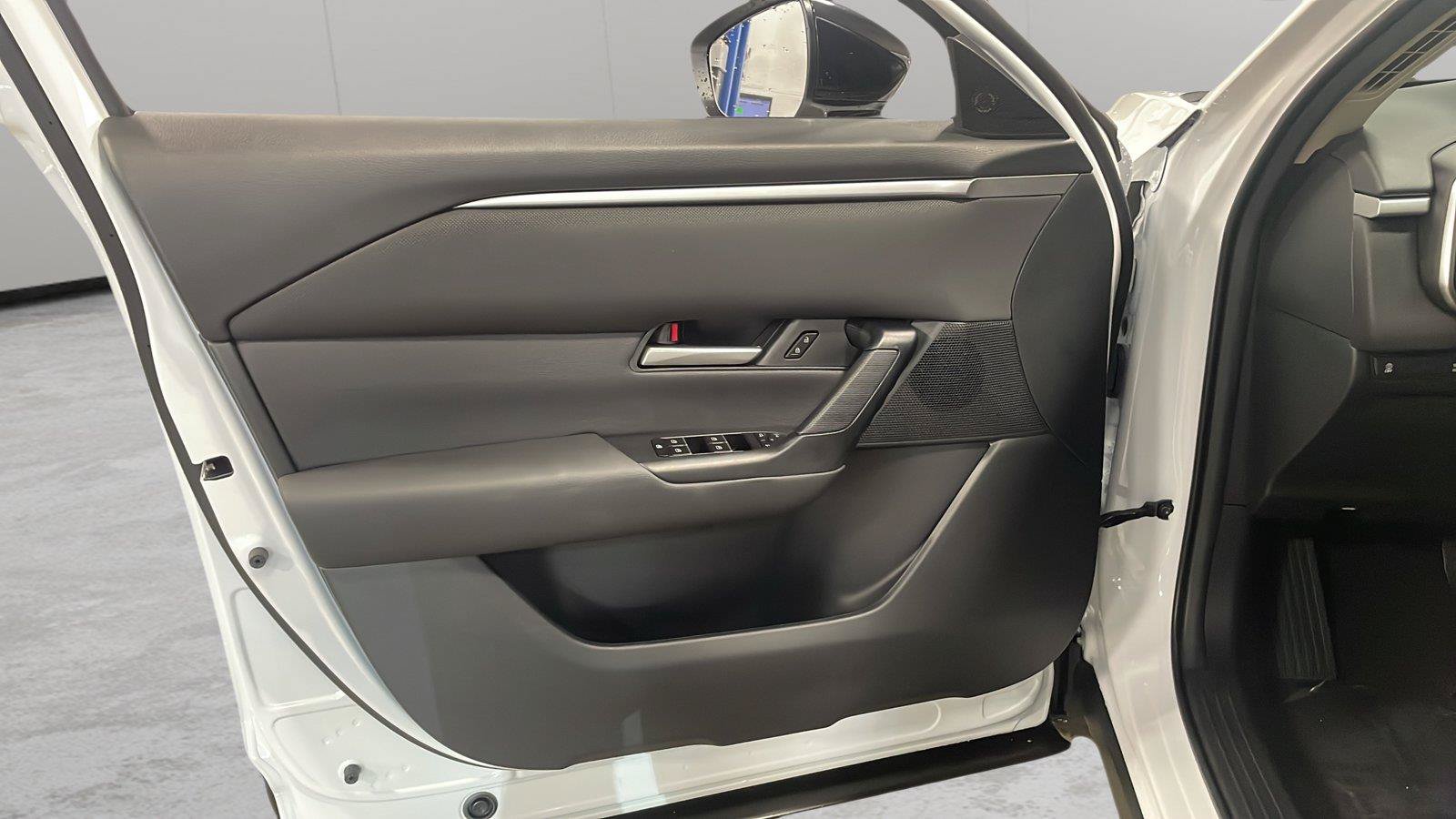 New 2026 MAZDA CX-50 AWD 2.5 S w/ Cargo Package image 23