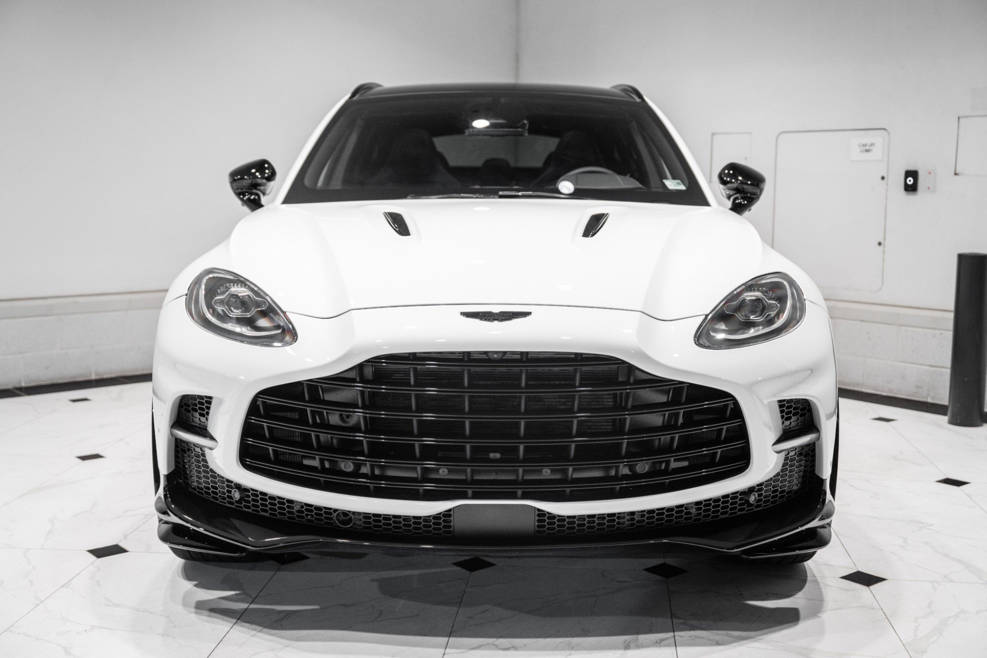 New 2026 Aston Martin DBX 707 image 7