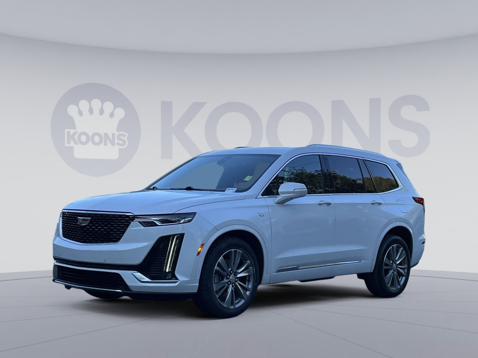 Used 2023 Cadillac XT6 Premium Luxury AWD/4WD image 2