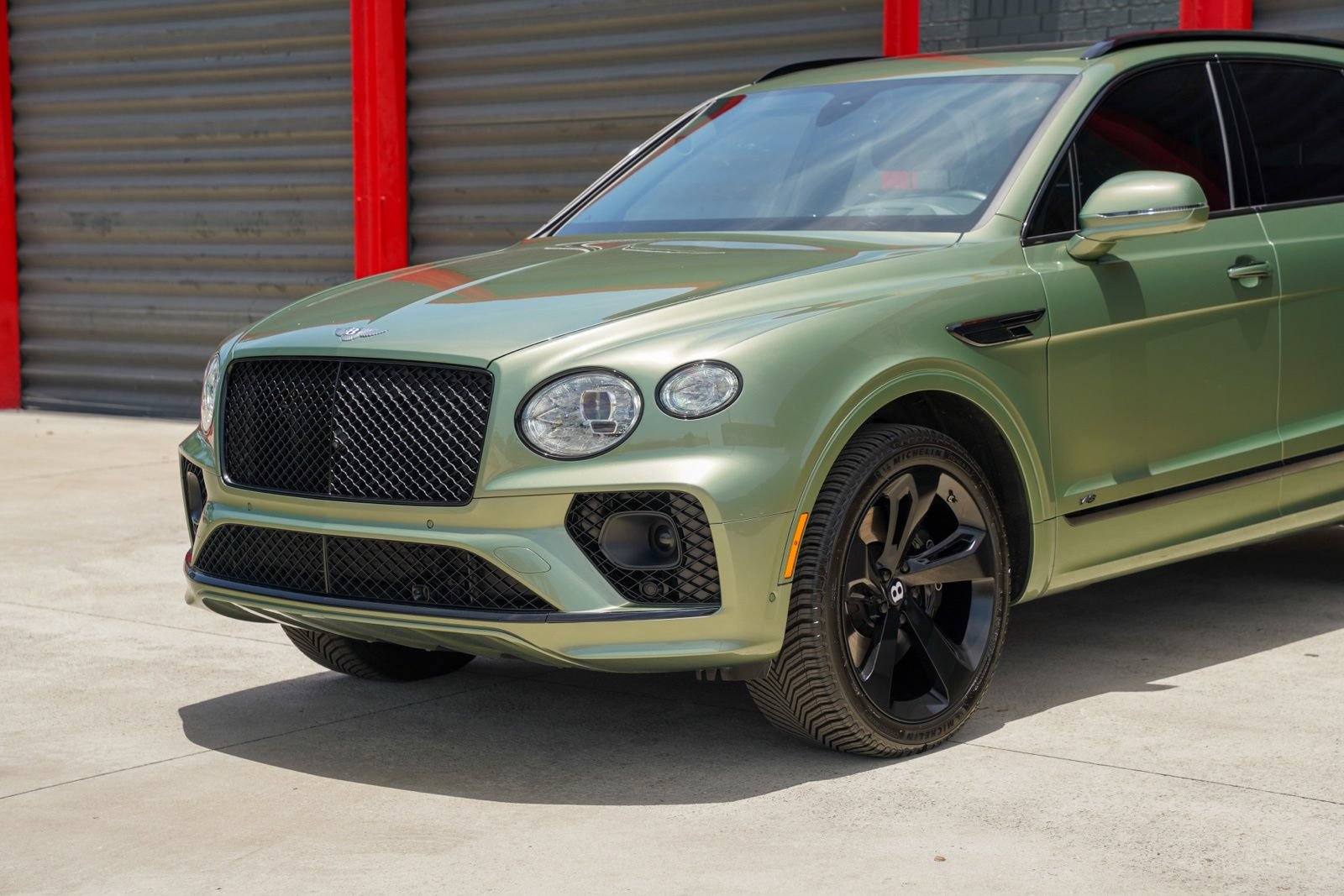 Used 2022 Bentley Bentayga AWD/4WD image 12