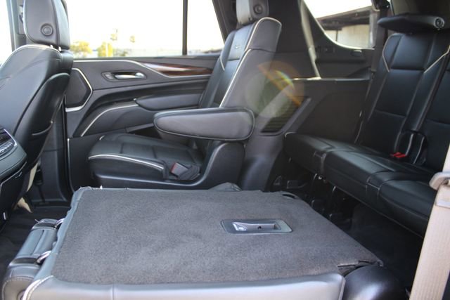 Used 2023 Cadillac Escalade Premium Luxury AWD/4WD image 45