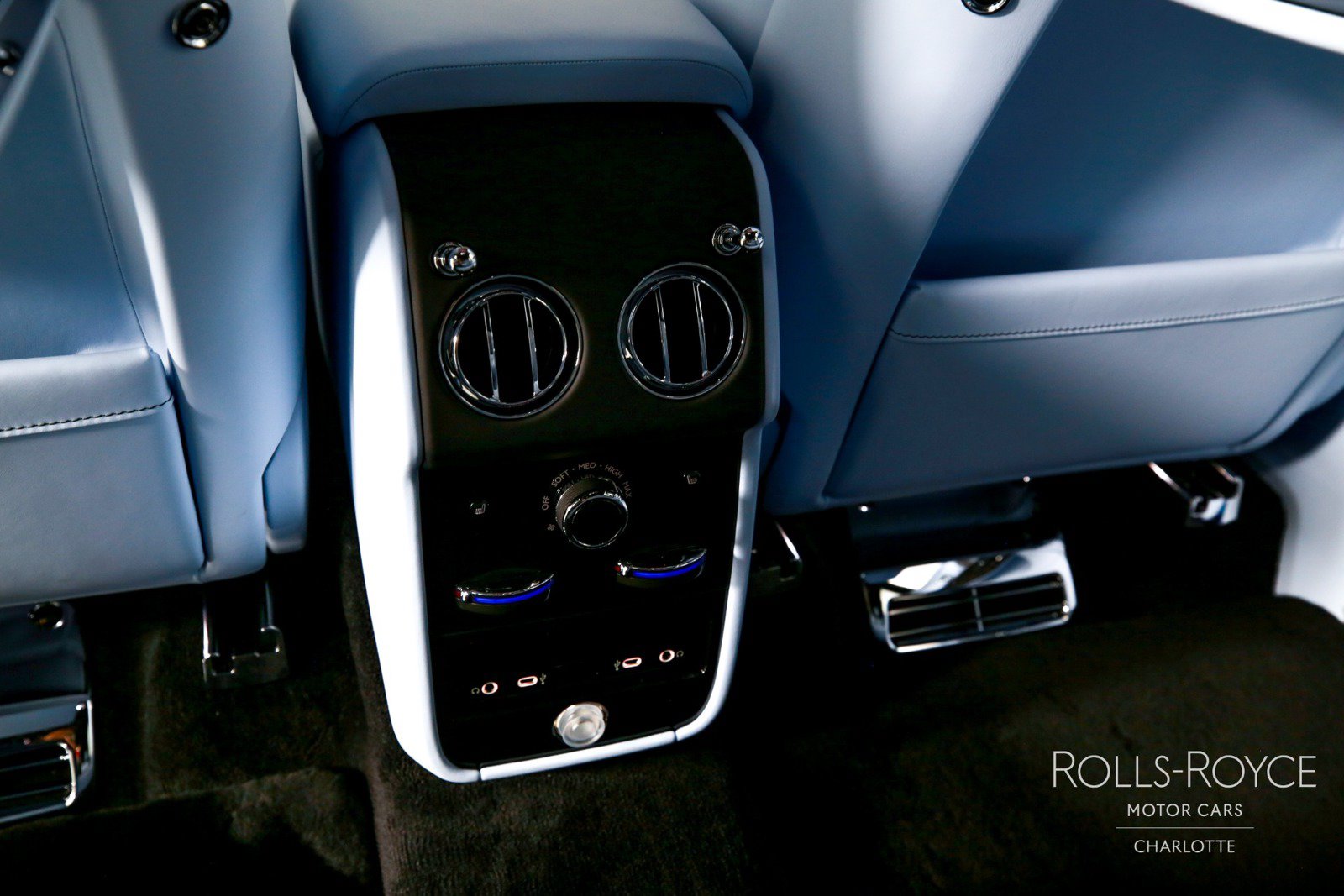 New 2027 Rolls-Royce Cullinan Black Badge AWD/4WD image 22