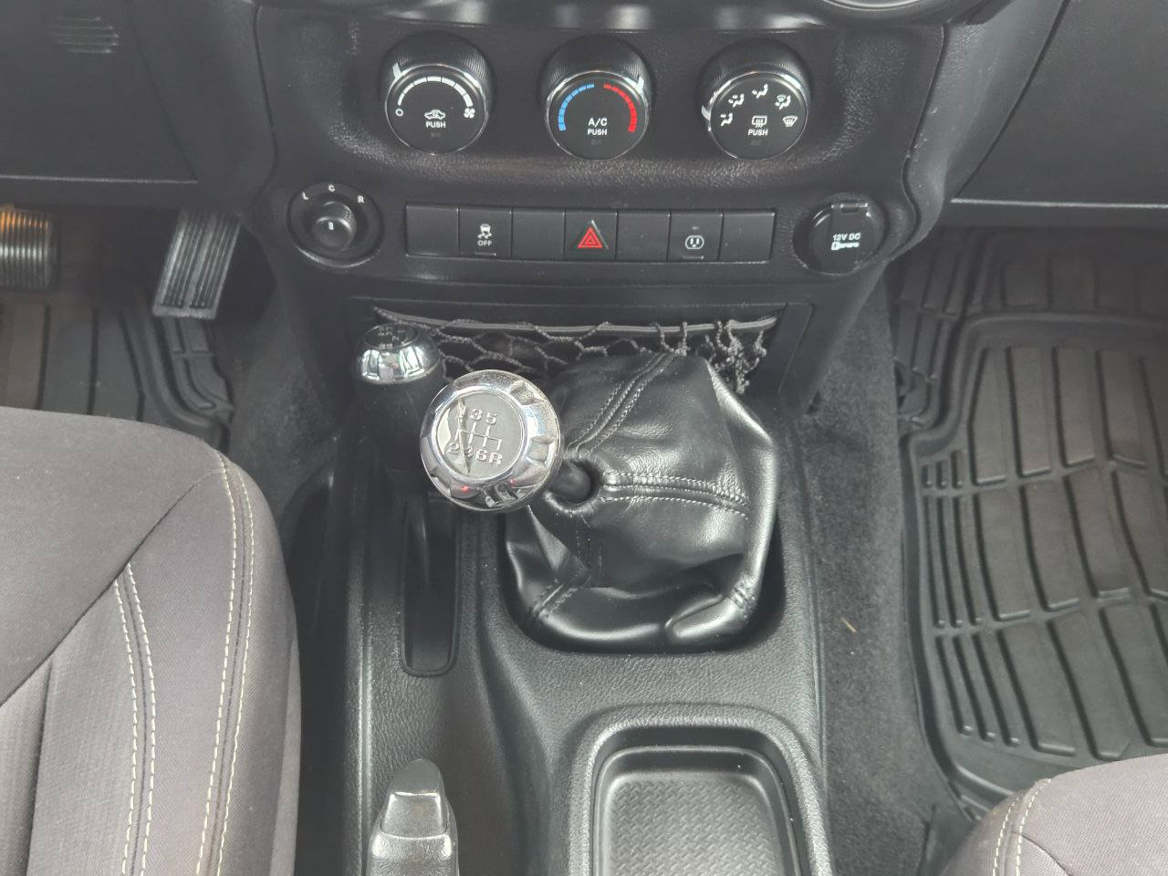 Used 2013 Jeep Wrangler Unlimited Sahara w/ Dual Top Group image 20