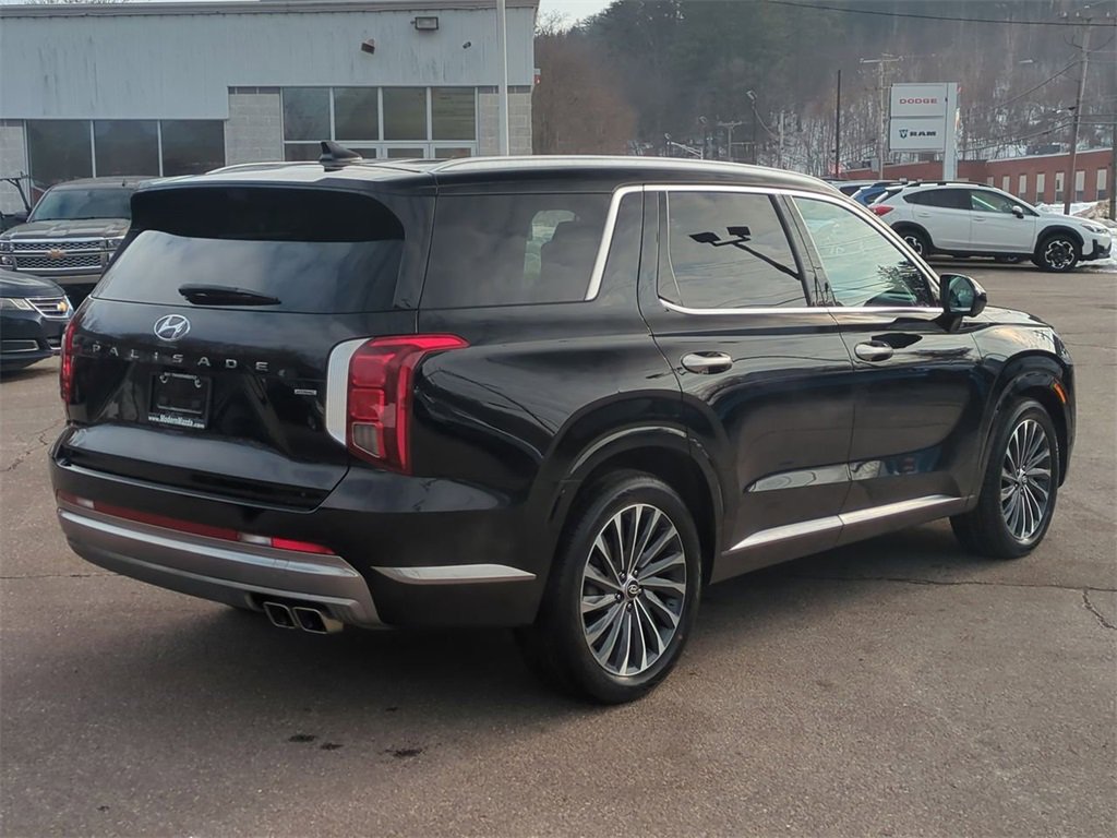 Used 2023 Hyundai Palisade Calligraphy image 4