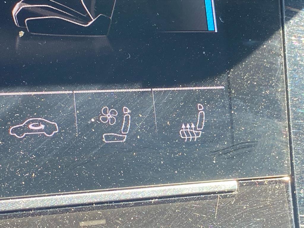 Used 2023 Audi e-tron Premium Plus w/ Premium Plus Package AWD/4WD image 14