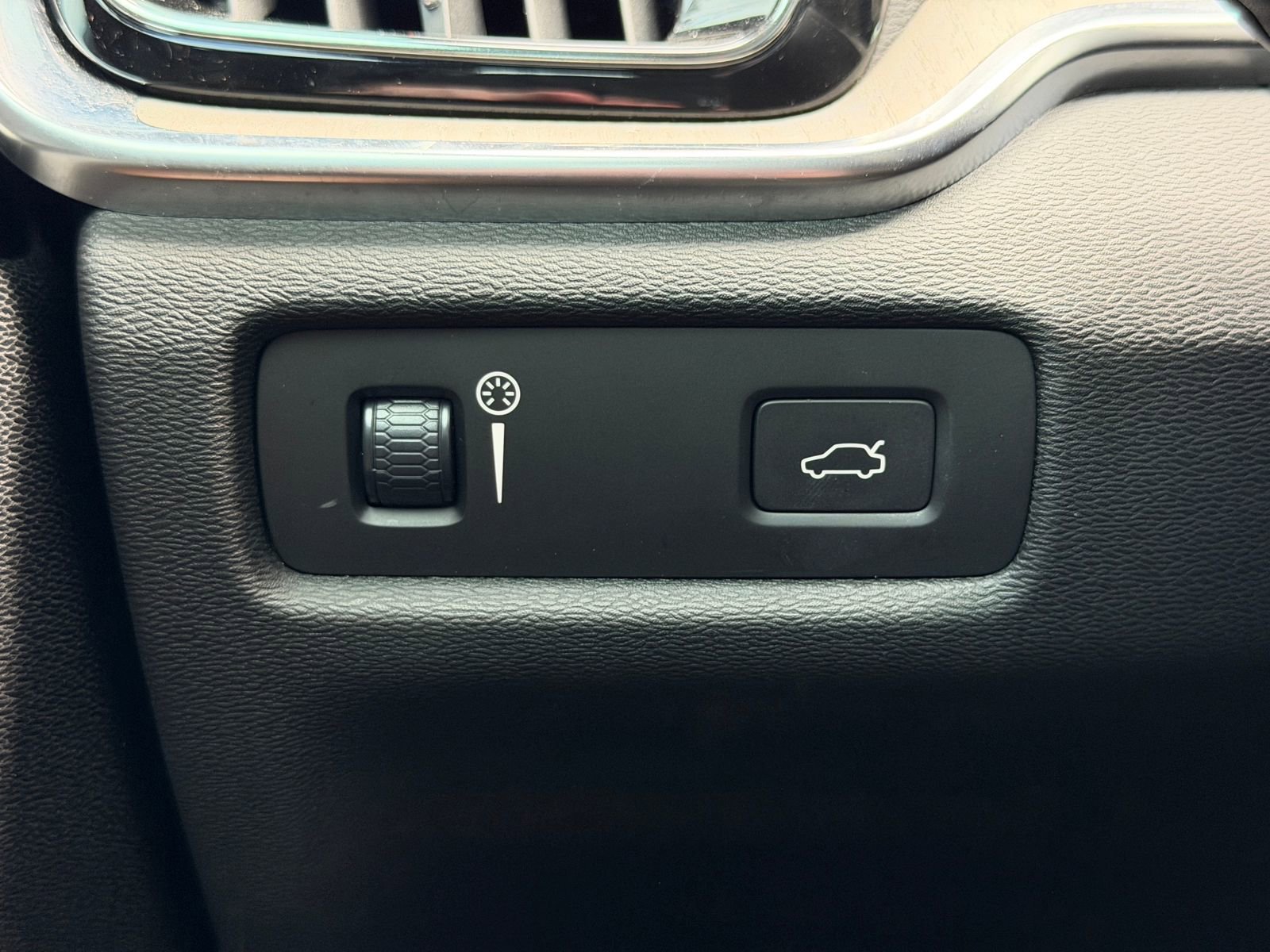 Used 2020 Volvo S60 T6 Inscription image 21