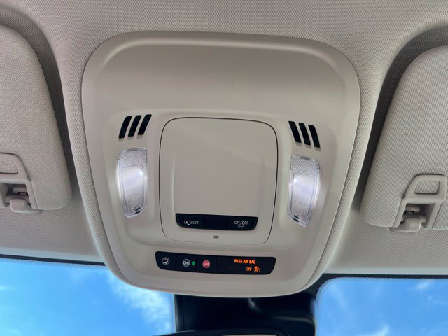 Used 2023 Buick Envision Essence AWD/4WD image 33