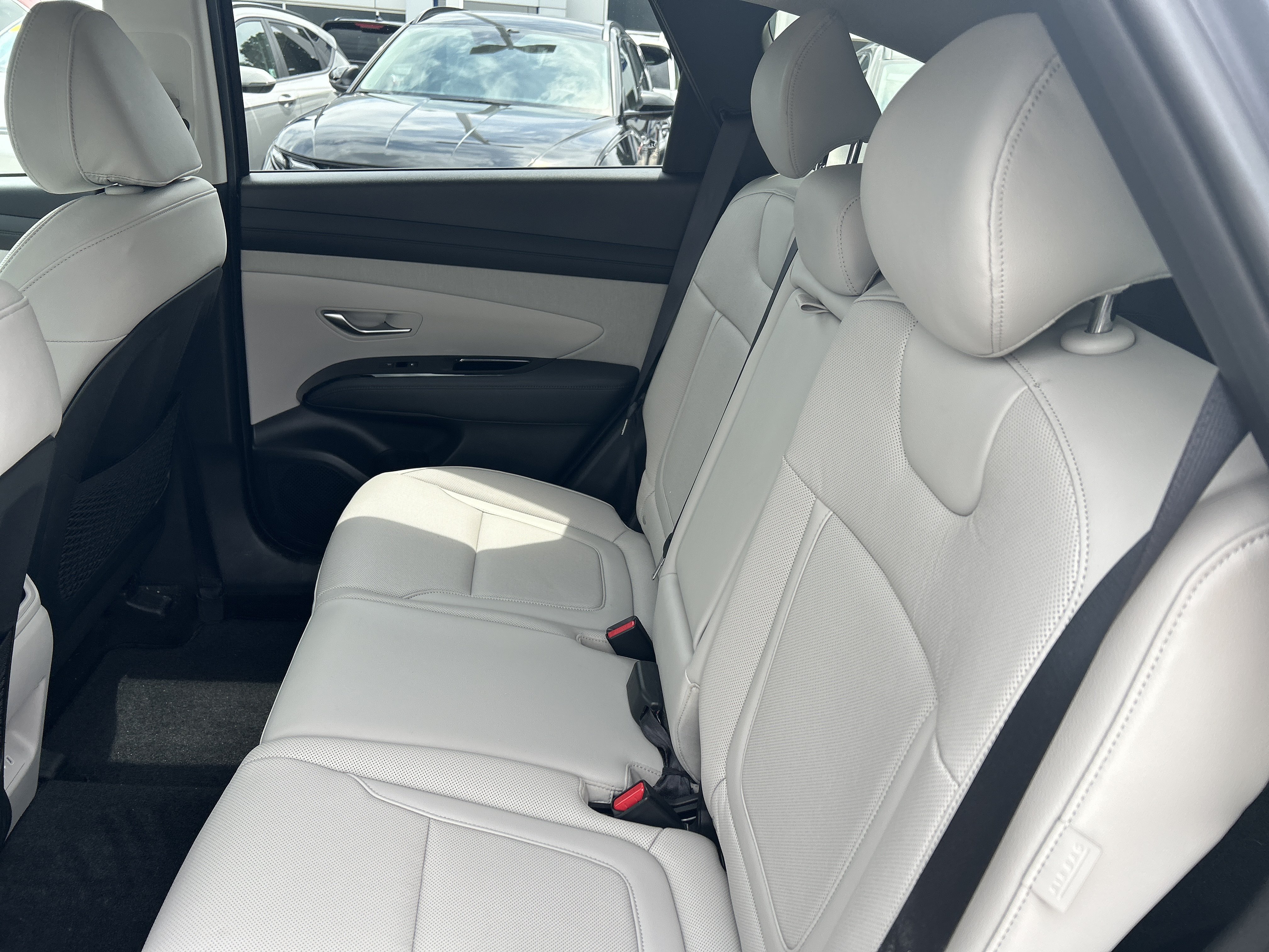 Used 2025 Hyundai Tucson Limited AWD/4WD image 11