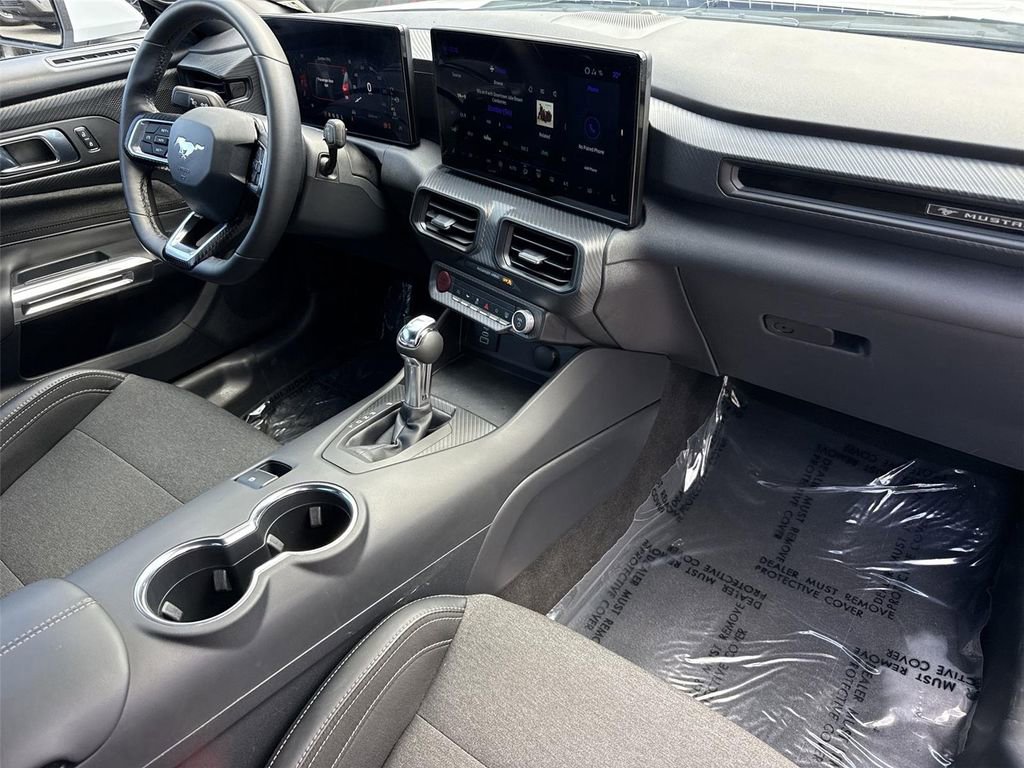 Used 2025 Ford Mustang Coupe RWD image 25