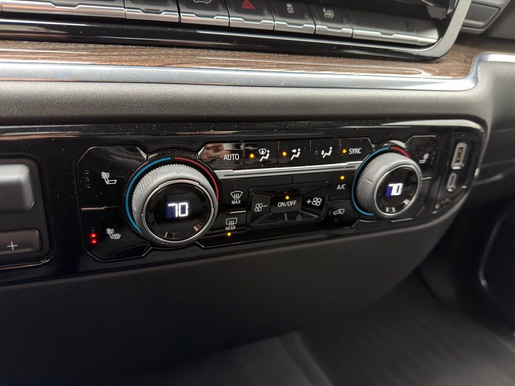 Used 2024 Chevrolet Silverado 2500 LT w/ Convenience Package image 7