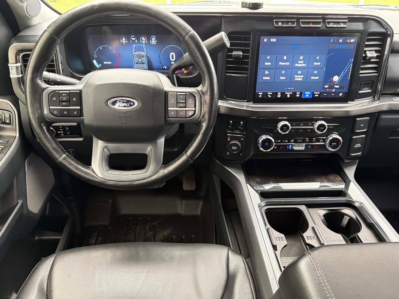 Used 2023 Ford F350 Lariat w/ Black Appearance Package AWD/4WD image 15