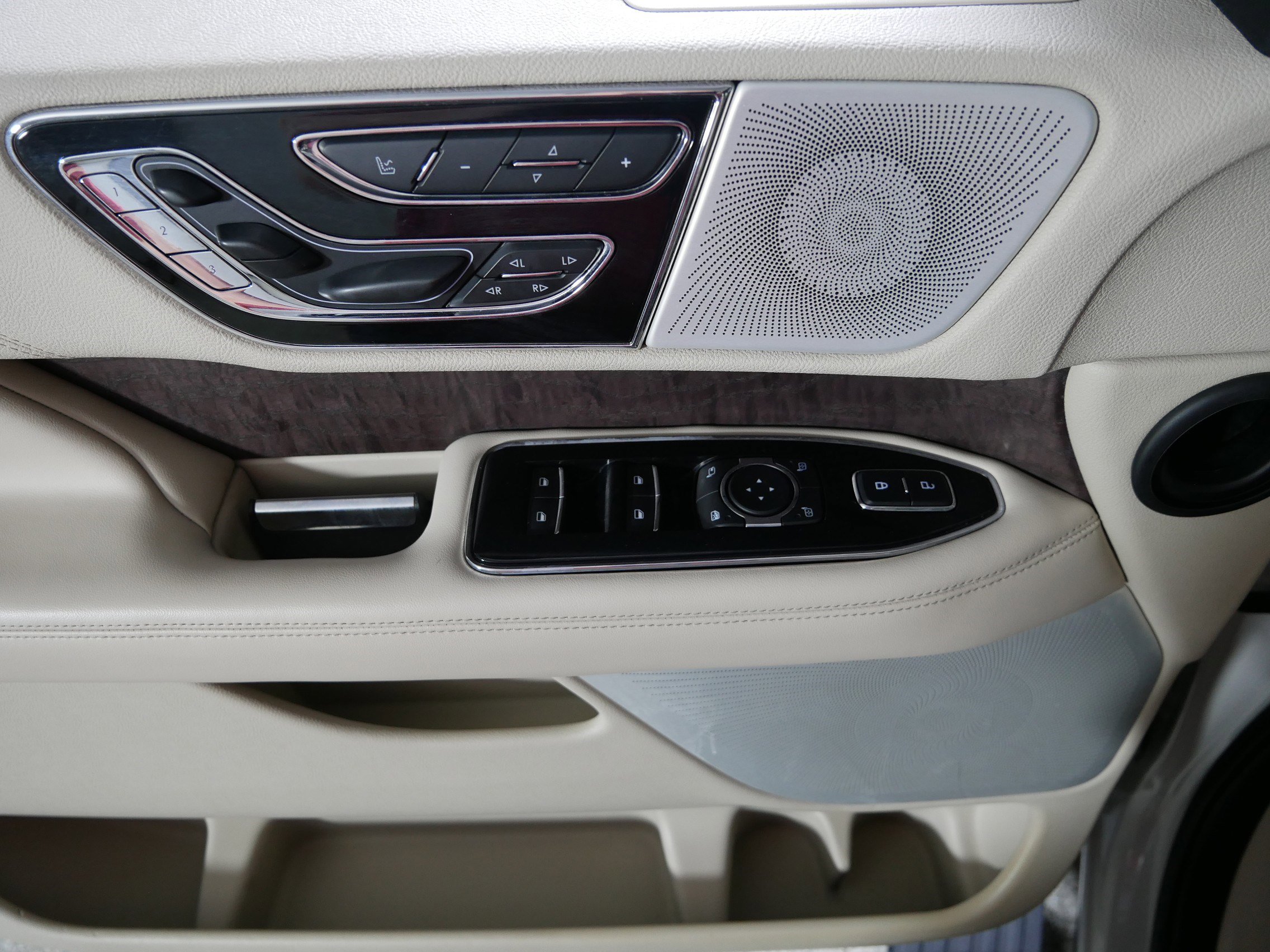 Used 2021 Lincoln Navigator L Reserve image 20