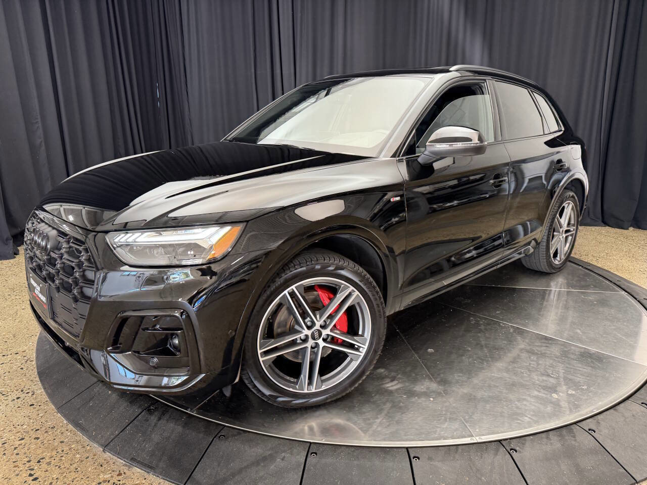 Used 2024 Audi Q5 e Prestige w/ Prestige Package image 13