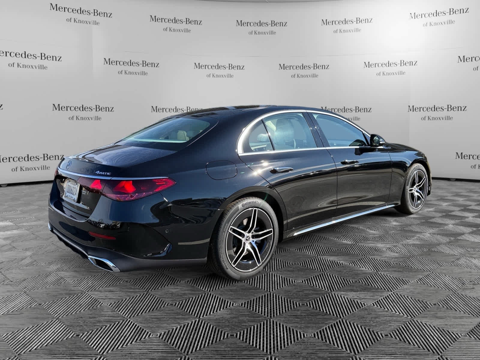 Used 2026 Mercedes-Benz E 350 4MATIC Sedan image 5