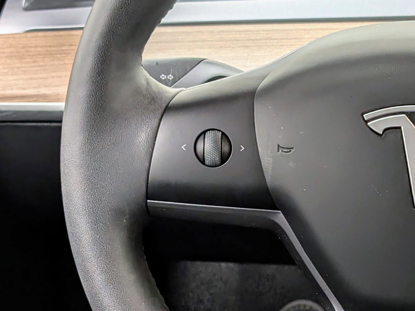 Used 2024 Tesla Model Y Long Range image 31