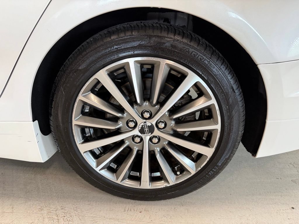 Used 2020 Lincoln MKZ w/ Convenience Package FWD image 34