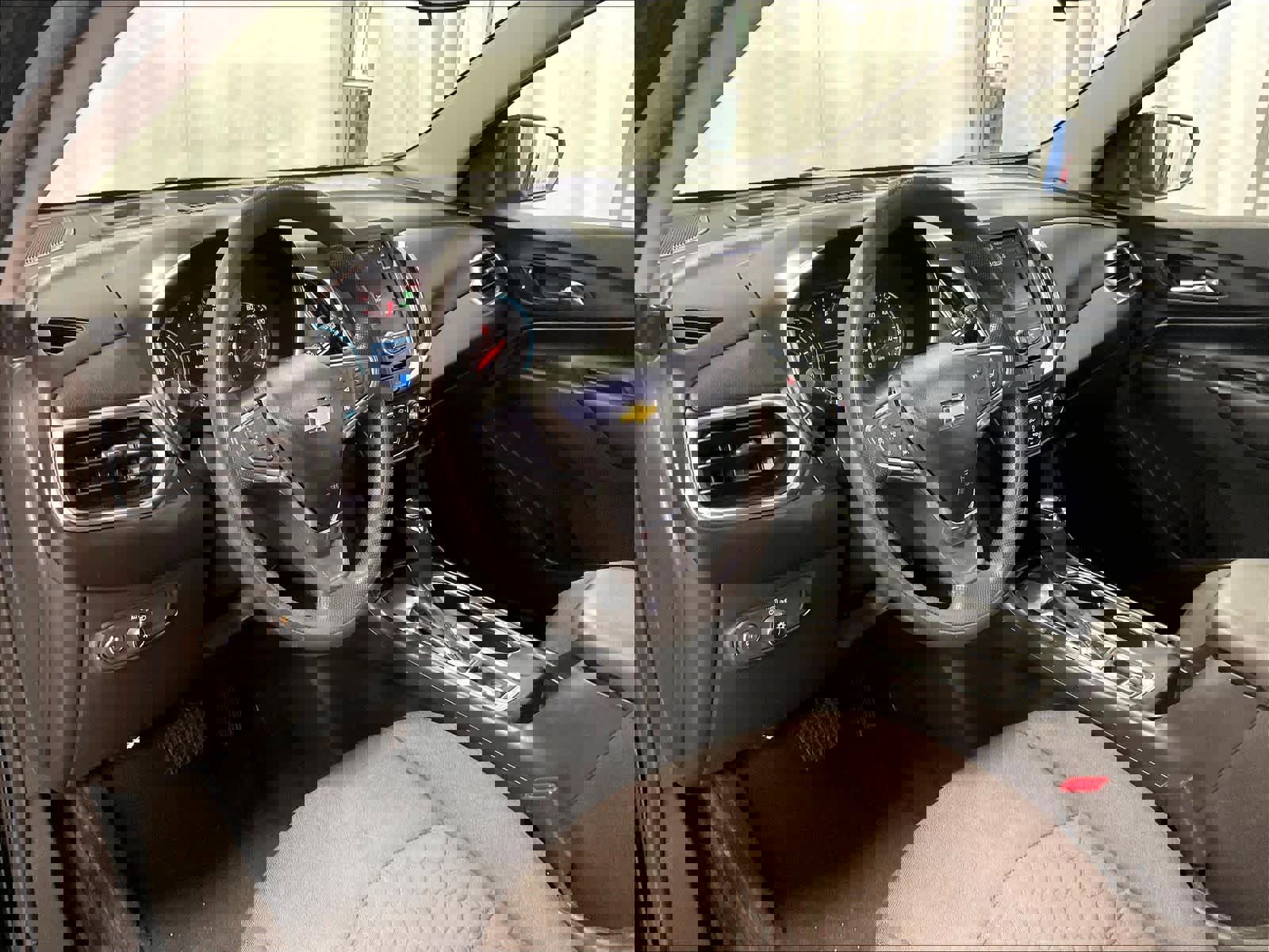 Used 2020 Chevrolet Equinox LT image 8