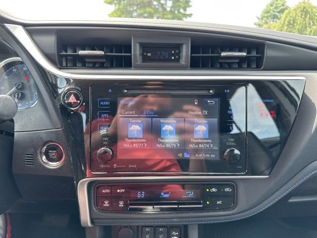 Used 2018 Toyota Corolla XSE FWD image 19