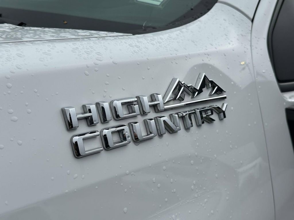 Used 2024 Chevrolet Silverado 2500 High Country image 31