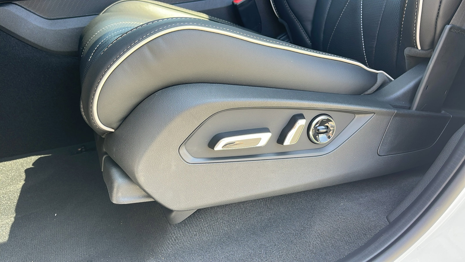 New 2026 Acura MDX SH-AWD w/ Advance Package image 25