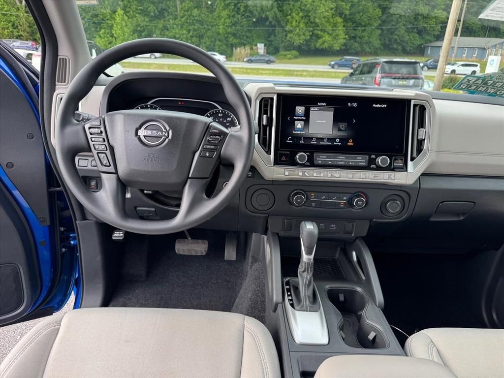 Certified 2025 Nissan Frontier SV RWD image 13