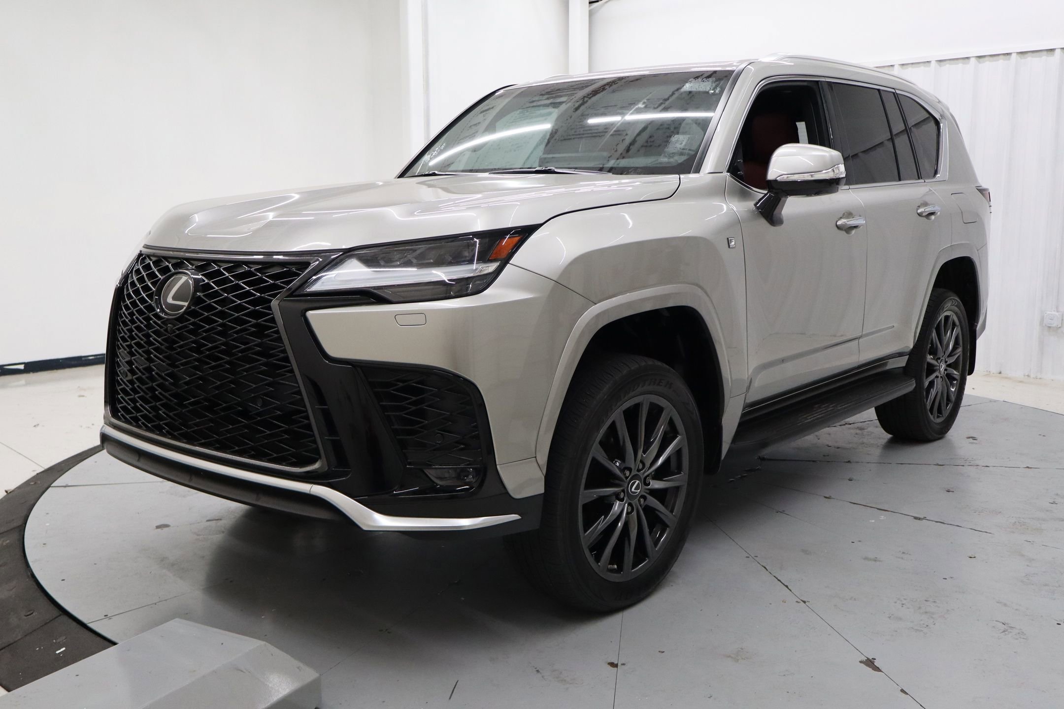 Used 2023 Lexus LX 600 F Sport image 10