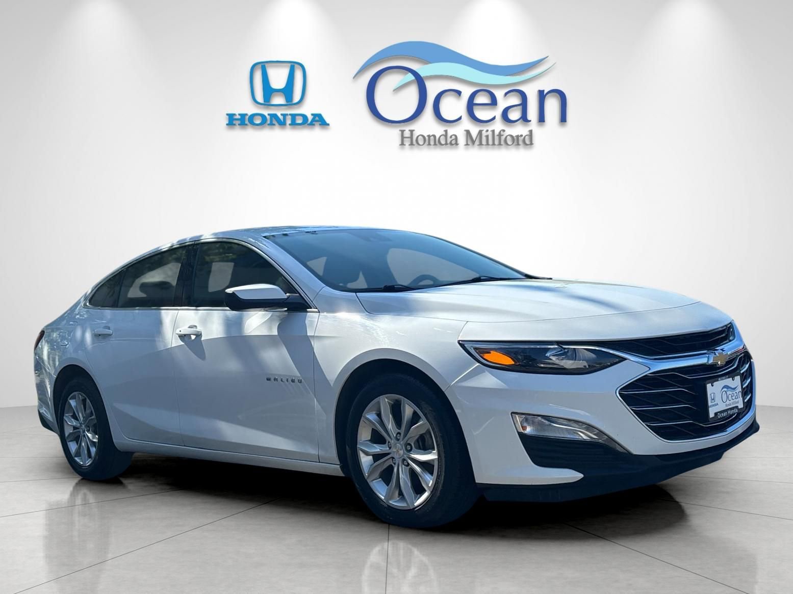 Used 2023 Chevrolet Malibu LT FWD image 1