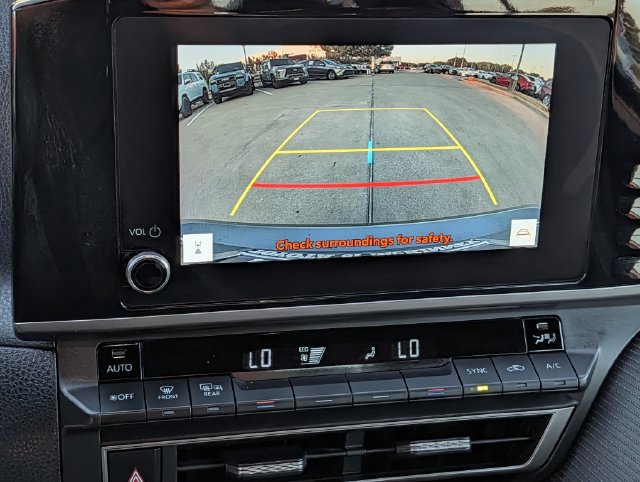 Used 2025 Toyota Camry SE FWD image 18