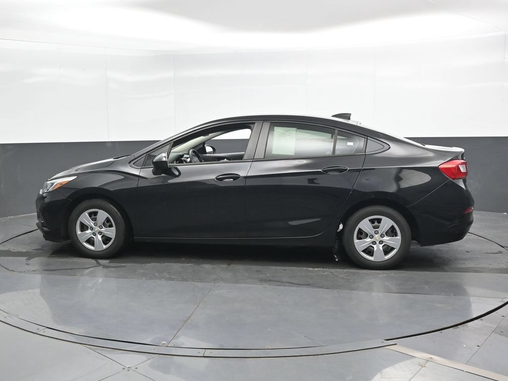 Used 2017 Chevrolet Cruze LS FWD image 9