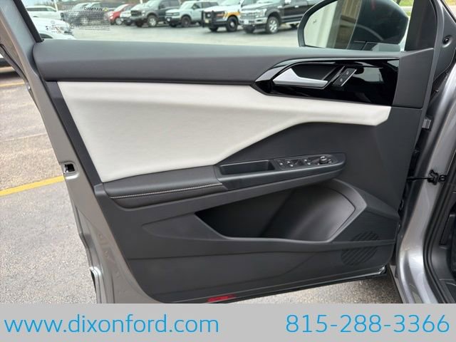 New 2026 Volkswagen Taos S image 22