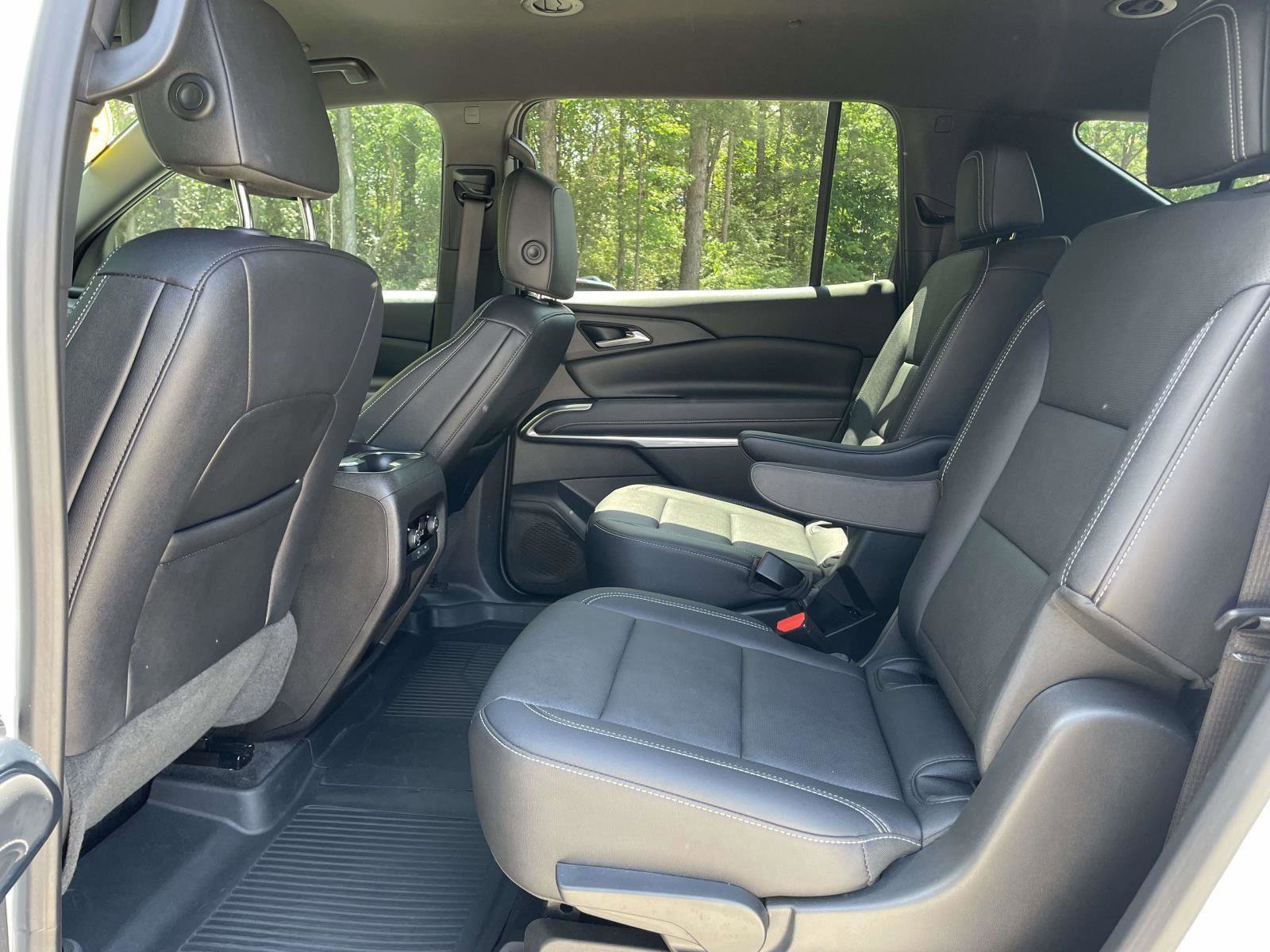 Used 2025 Chevrolet Traverse LT w/ LPO, Floor Liner Package image 3