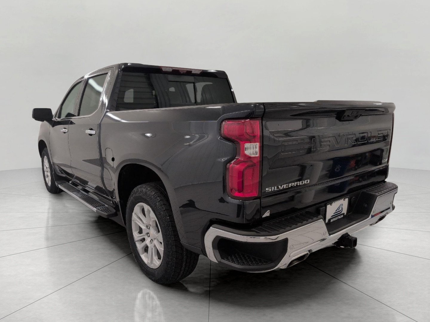 Certified 2024 Chevrolet Silverado 1500 LTZ w/ Technology Package AWD/4WD image 20