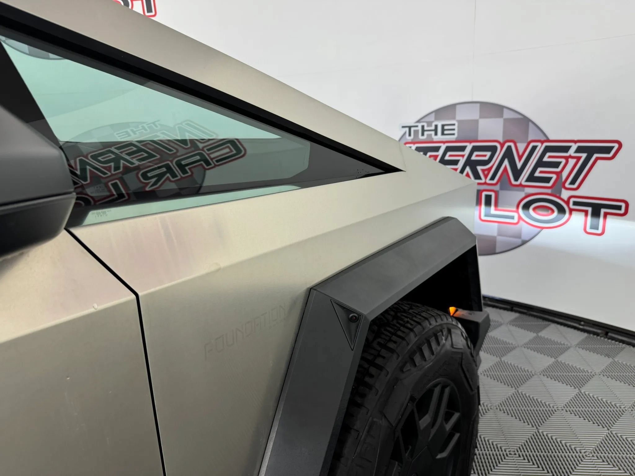 Used 2024 Tesla Cybertruck AWD Crew Cab image 29