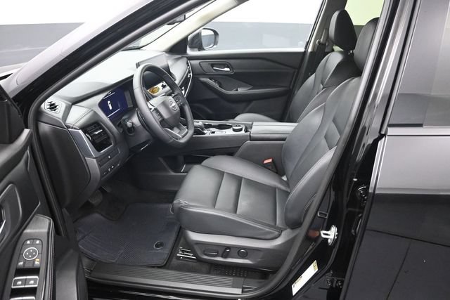 Used 2025 Nissan Rogue SL AWD/4WD image 9