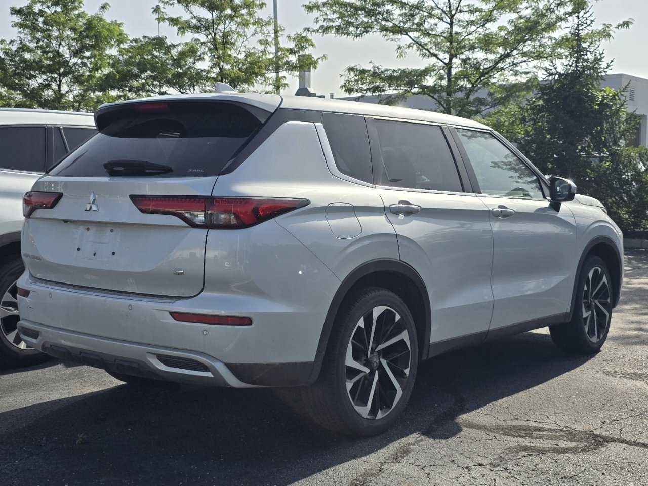Used 2022 Mitsubishi Outlander SE AWD/4WD image 7