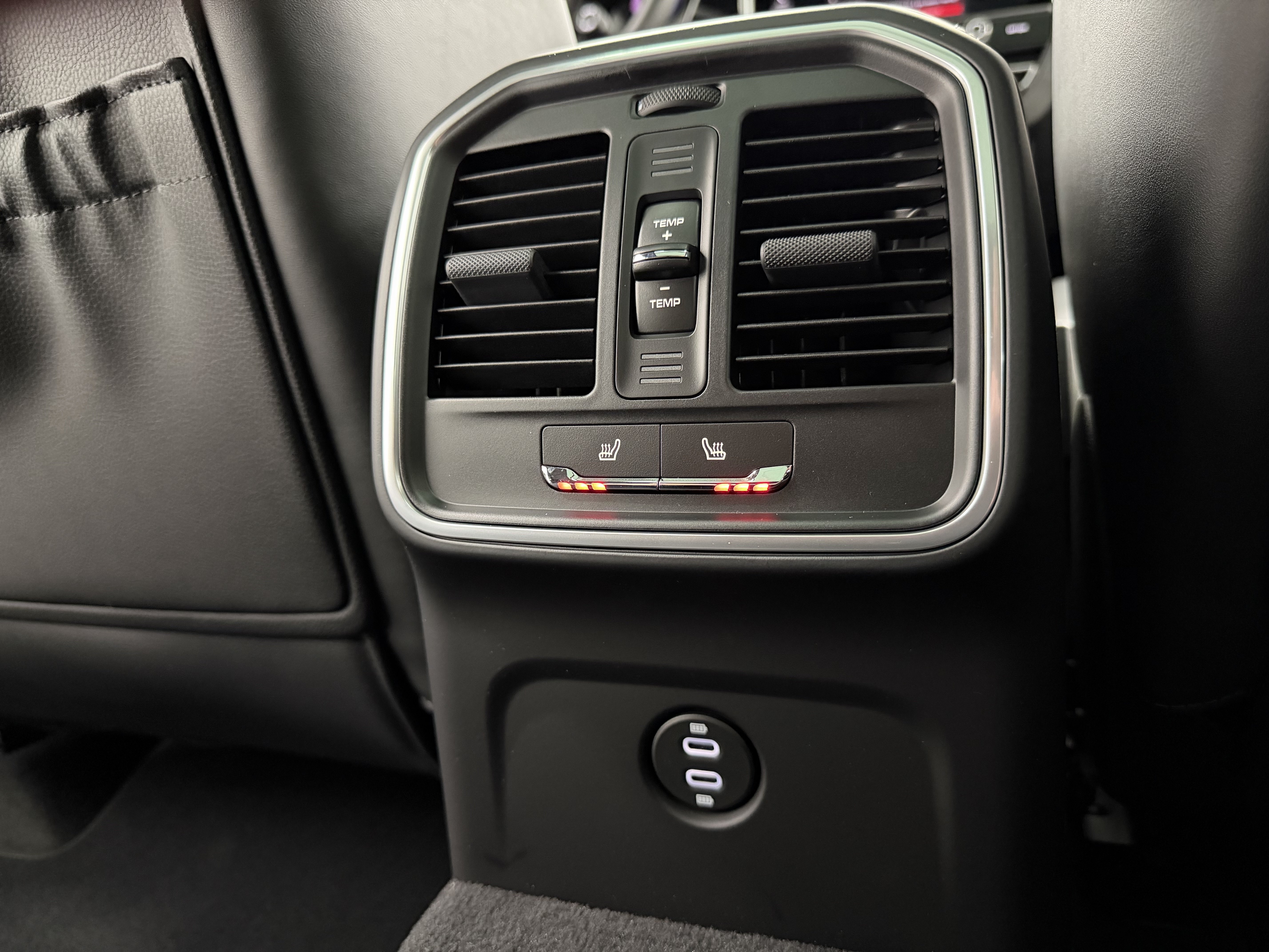 Certified 2026 Porsche Macan AWD/4WD image 21