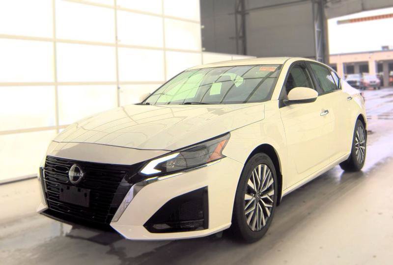 Used 2023 Nissan Altima 2.5 SV AWD/4WD image 6