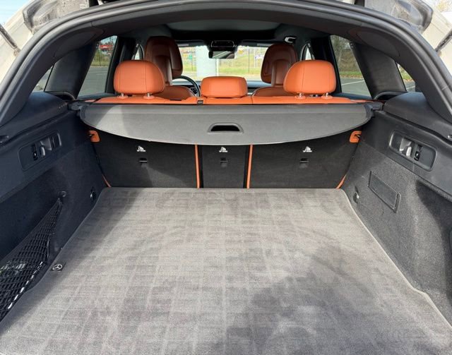 Used 2024 Mercedes-Benz GLC 300 4MATIC image 10