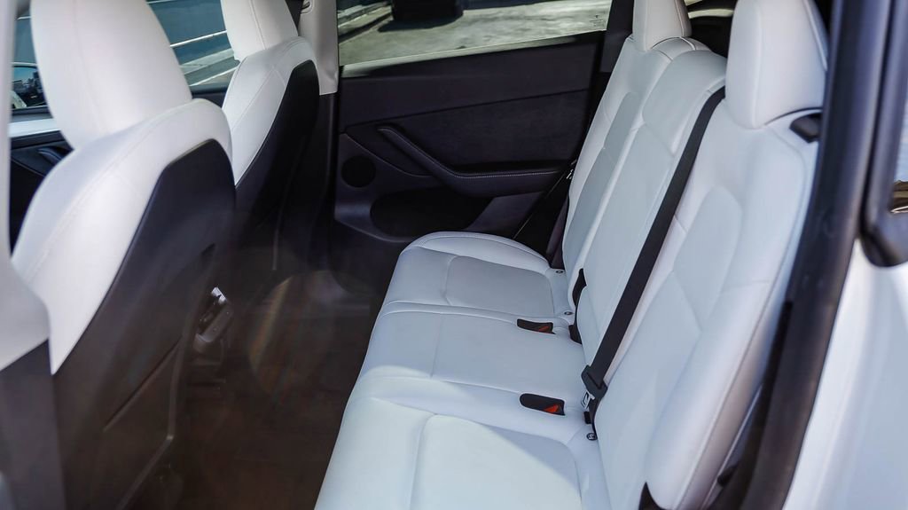 Used 2024 Tesla Model Y Performance image 22
