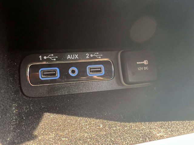 Used 2019 Jeep Grand Cherokee Altitude AWD/4WD image 34
