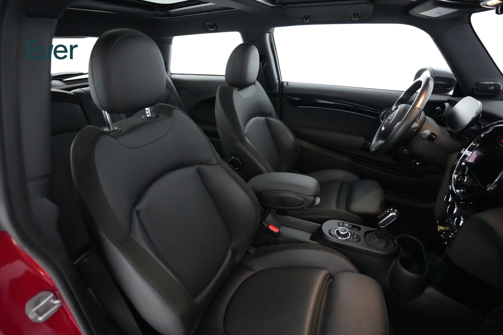 Used 2024 MINI Cooper SE w/ Signature Upholstery Package FWD image 4