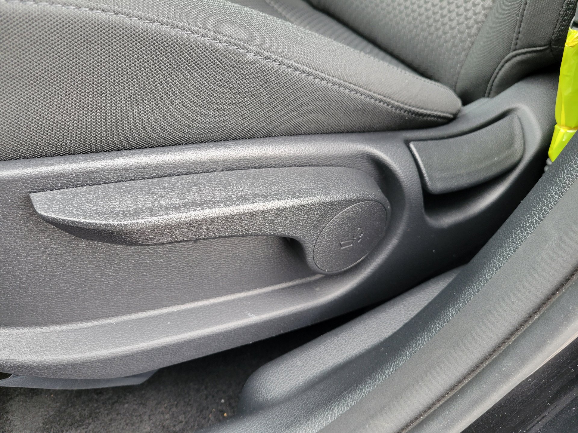 Used 2025 Kia Sportage LX image 16