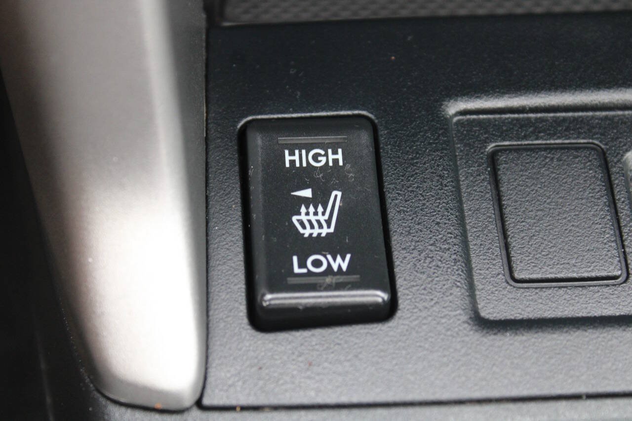 Used 2015 Subaru Forester 2.5i Premium AWD/4WD image 40