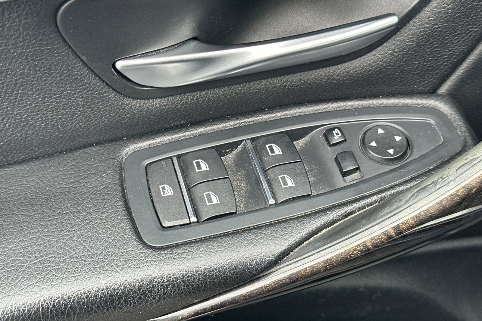 Used 2017 BMW 330i Sedan image 13