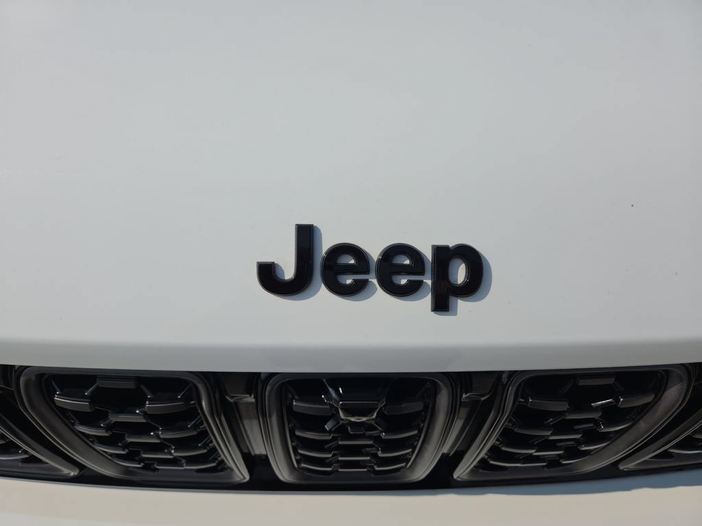 Used 2023 Jeep Grand Cherokee L Summit AWD/4WD image 33