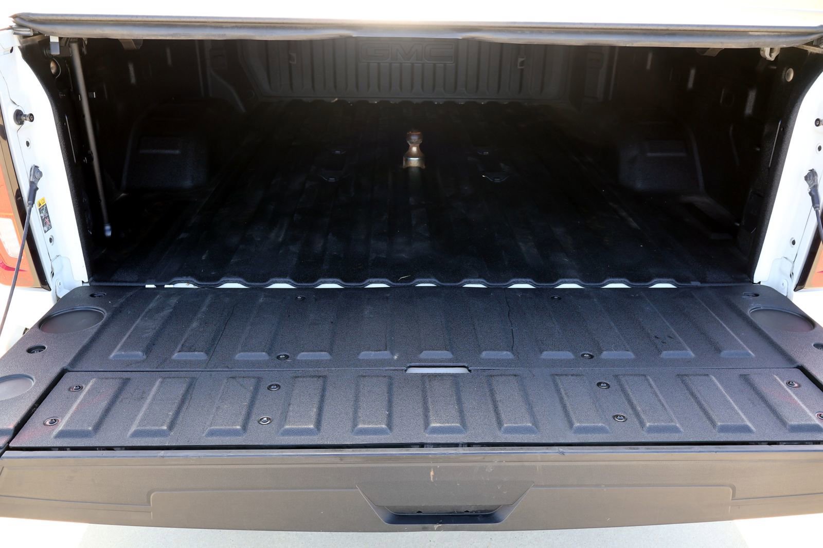 Used 2021 GMC Sierra 2500 SLT w/ SLT Premium Package AWD/4WD image 11